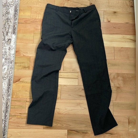 32 x 32 Banana Republic Factory Dress Pant. - Picture 2 of 2